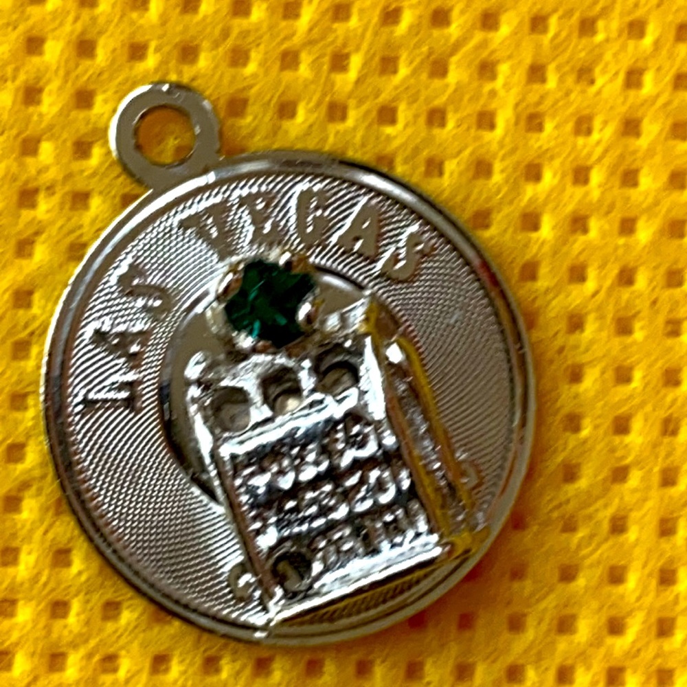 Vintage Creed sterling silver Las Vegas slot machine charm / pendant